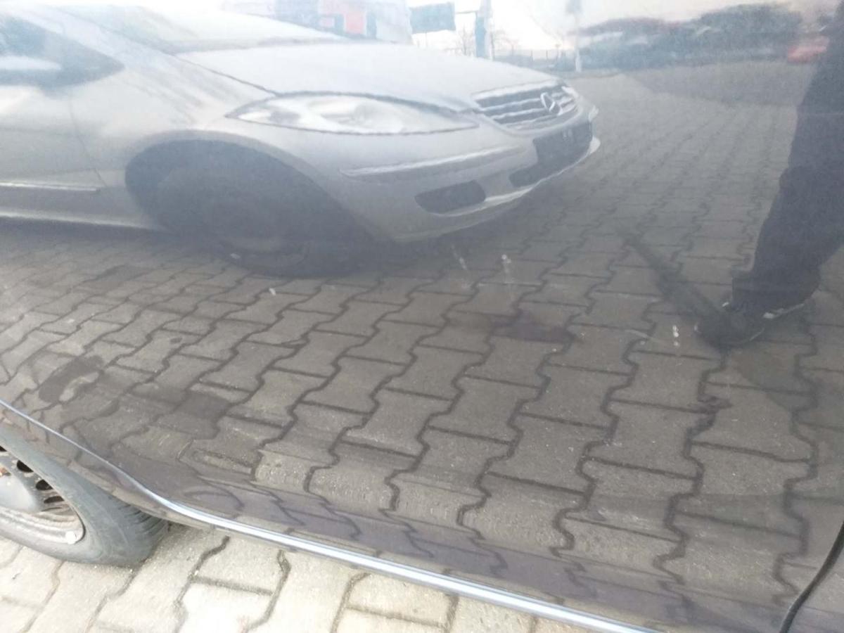 VW Golf 5 1K original Tür hinten rechts LC5F Bluegraphit Kombi Variant Bj.2008 VW Golf 5 1K original Tür hinten rechts LC5F Bluegraphit Kombi Variant Bj.2008